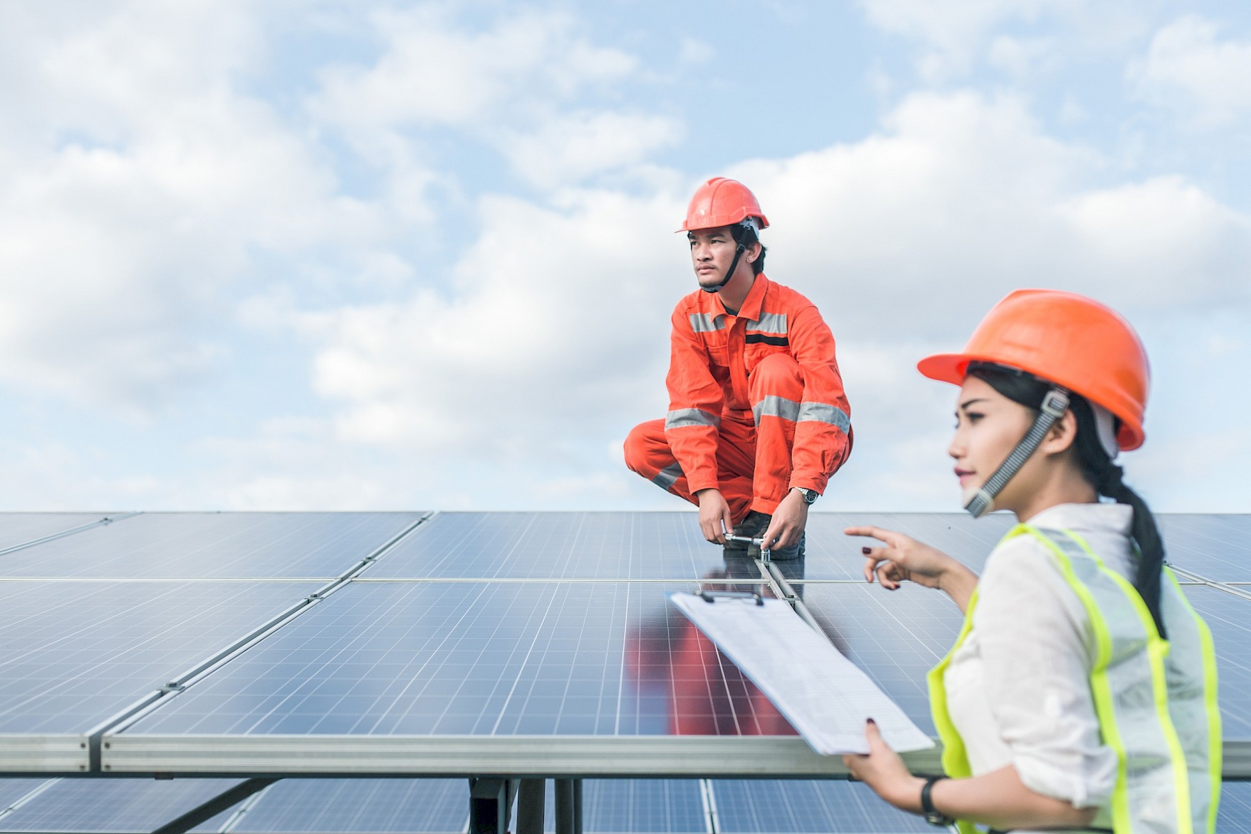 5 Things to Examine When Selecting a Solar Installation Company image